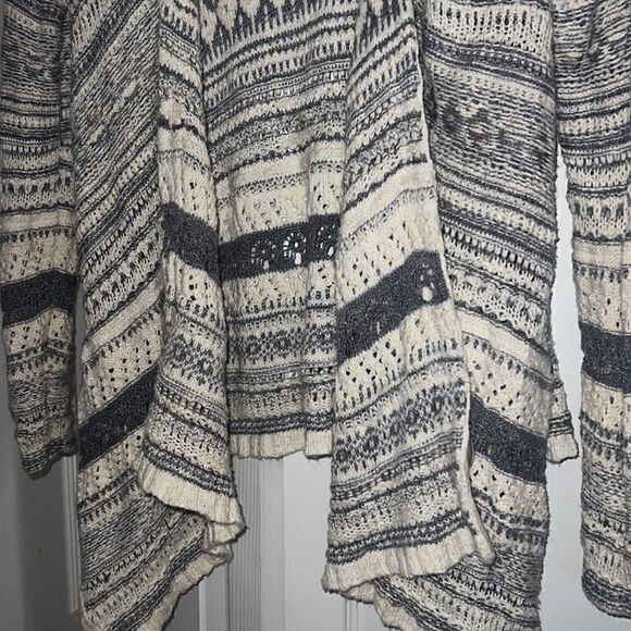 Free People Knit Cardigan, Creme and Blue, Buttons Comfortable Like New Small - Picture 3 of 5